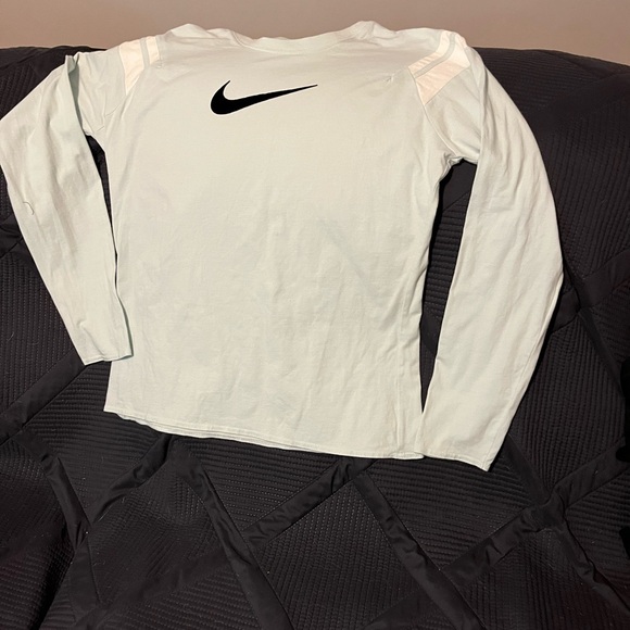 Nike Tops - Nike Long Sleeve Shirt in Light Green